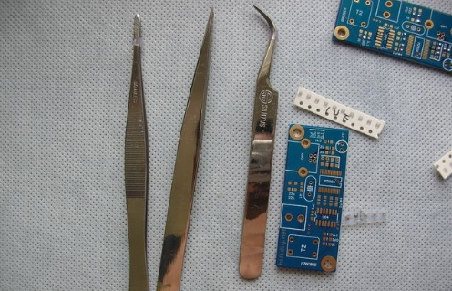 贴片元件如何焊接_电路板焊接需要哪些设备